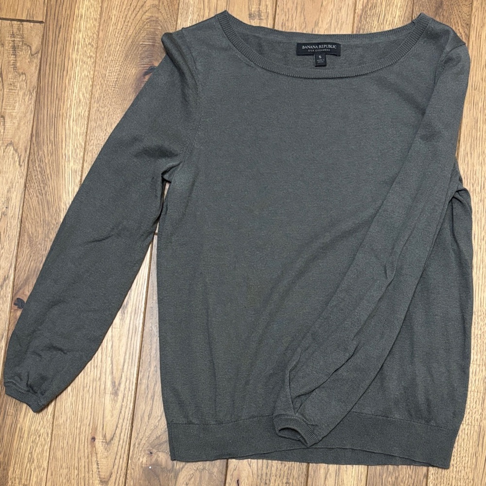 Banana Republic Grey Silk/Cashmere  Crewneck Sweater